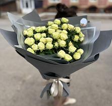 Букет Белые кустовые розы Солинеро в Краснокамске