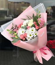 Букет цветов из:  Розы, Лизиантусы и Хризантемы в Краснокамске